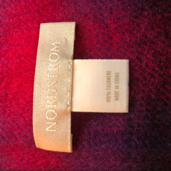Nordstrom Accessories - Nordstrom cashmere scarf